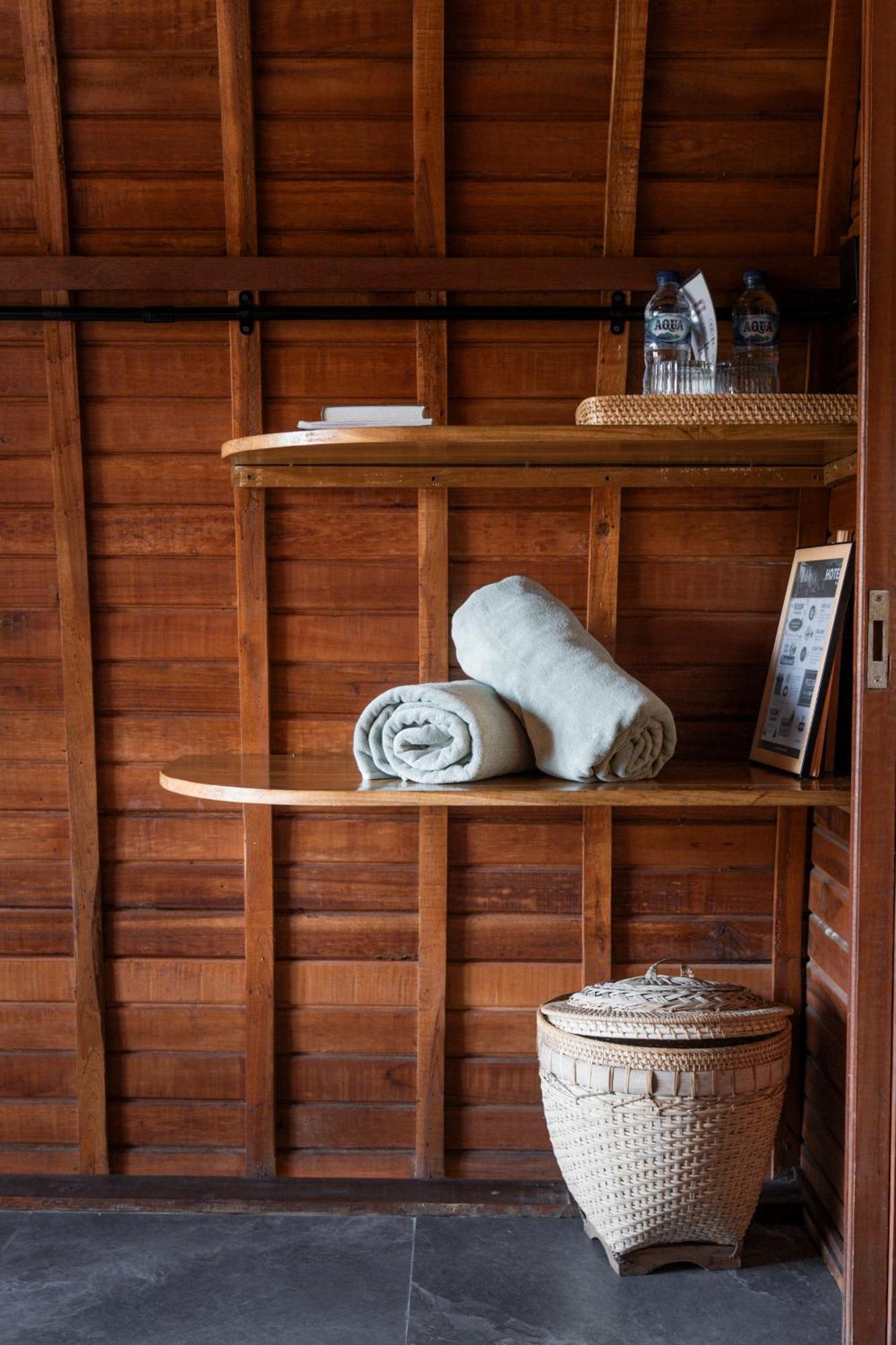 Bagus Ink Surf Camp Hostel Uluwatu  Exterior photo